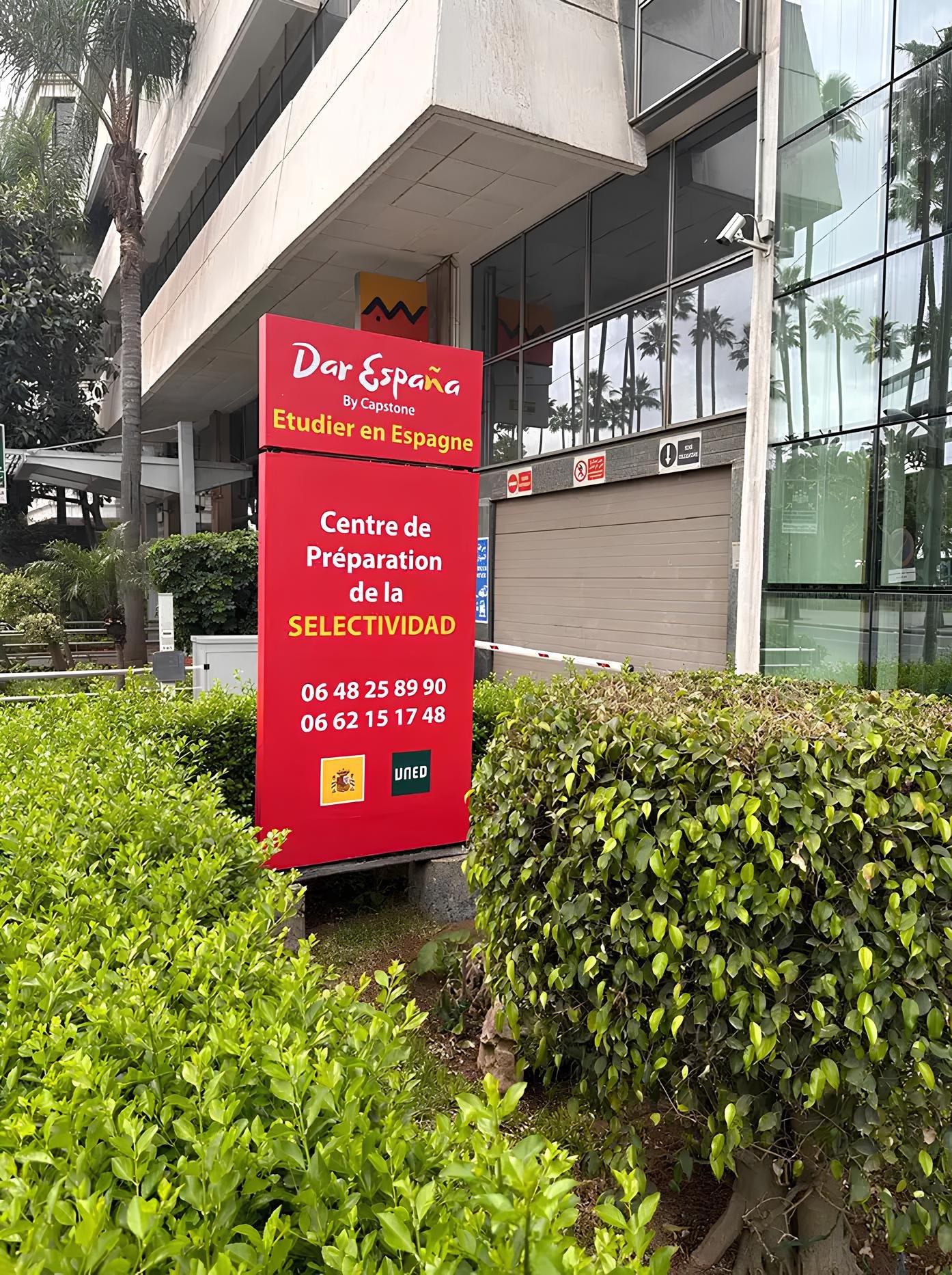 Étudiants en préparation à la Selectividad chez Dar España by Capstone